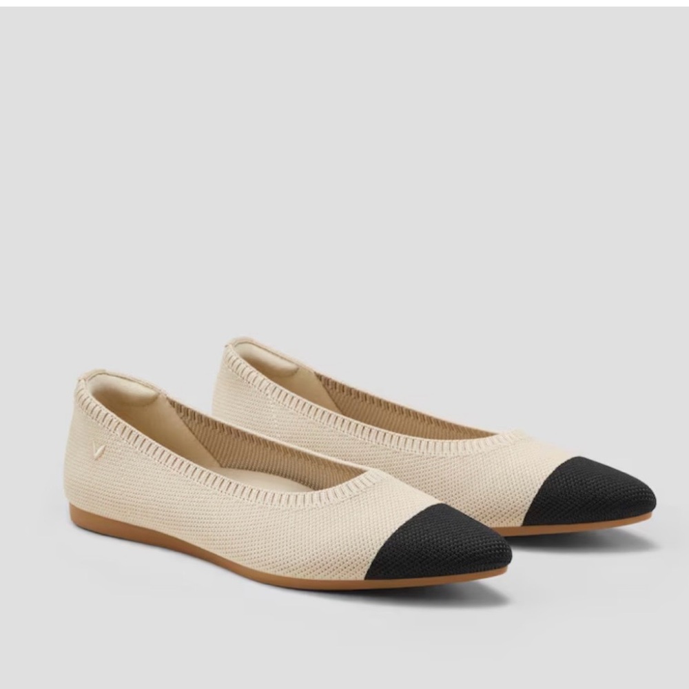NWT Never Worn VIVAIA Pointed-Toe Ballet Flats (Aria 5°) in Almond & Black